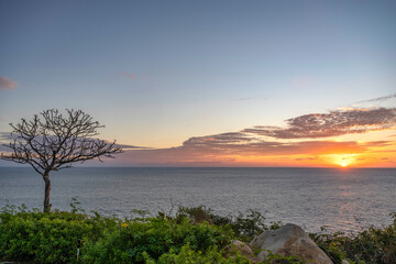 Fototapeta na wymiar Sunset Over Pacific 
