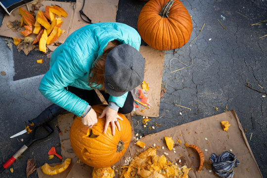 Mom Pumpkin Carving Scary Halloween Jack-O-Lantern
