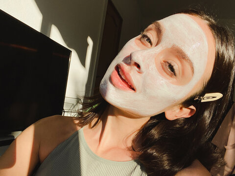 selfie woman with organic cruelty free mask 