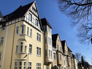 Obraz premium Bielefeld, NRW, Deutschland: Saniertes Altbauviertel der Jahrhundertwende bis 1920er Jahre