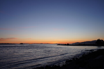 アンブルサイドビーチ　夕焼け　夕陽　眺め　風景　観光　旅行　散歩　バンクーバー　海辺
