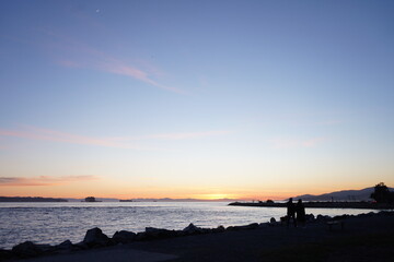アンブルサイドビーチ　夕焼け　夕陽　眺め　風景　観光　旅行　散歩　バンクーバー　海辺