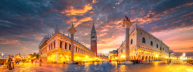 Markusplatz, Dogenpalast, Venedig, Italien  - obrazy, fototapety, plakaty