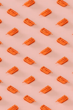 vertical pattern of Pinks war tanks
