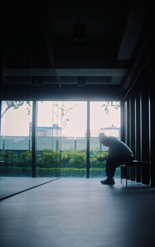 Alone Men's Moment