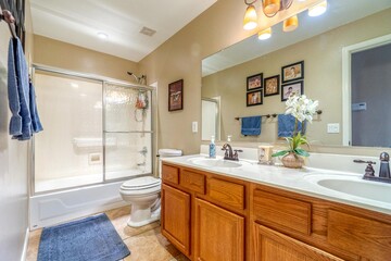 Home interior bathroom 
