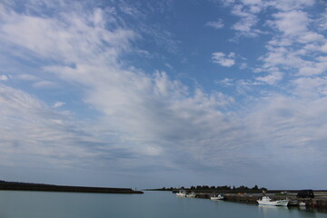 Obraz premium 沖縄県宮古島 朝凪の風景