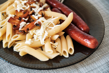 In the Kitchen: Macaroni cheese with mushrooms. Mushroom Mac and Cheese.