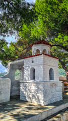 Obraz premium White Chapel on the Skiathos island