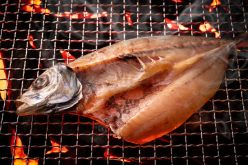 アジの開きを焼く