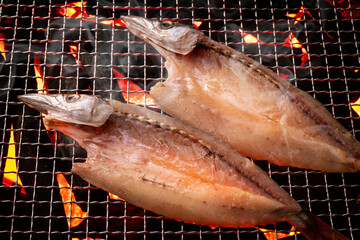 かますの開きを焼く