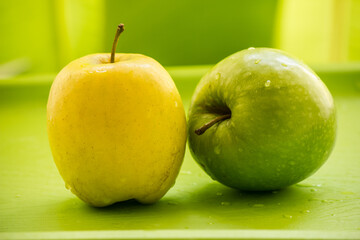 Apple green, yellow, put on a banana leaf.