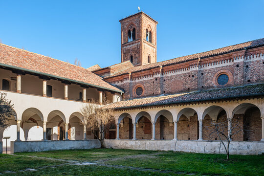 Abbazia di Mirasole, chiostro interno