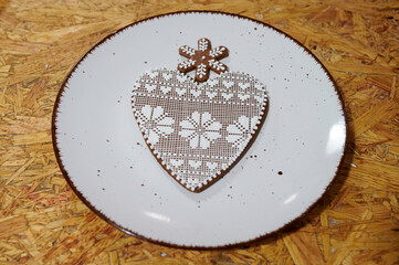 workshops on creating and decorating artistic gingerbread icing