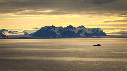 A ship in Svalbard © Krzysztof Flasza