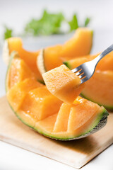 新鮮で美味しい赤肉のメロン