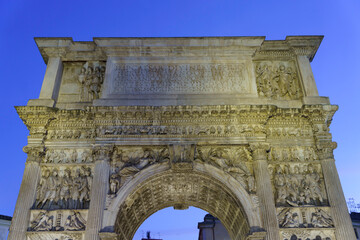 Fototapeta na wymiar Benevento: Arco di Traiano, Roman arch, by night