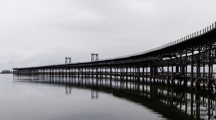 Fototapeta premium panorama view of the historic Rio Tinto pier in Huelva