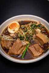 Ramen Closeup Schwarz