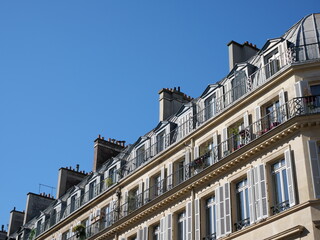 Fototapeta na wymiar façade d'immeuble de rue france
