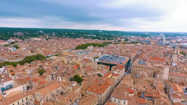 Ville nimes vue d'en haut