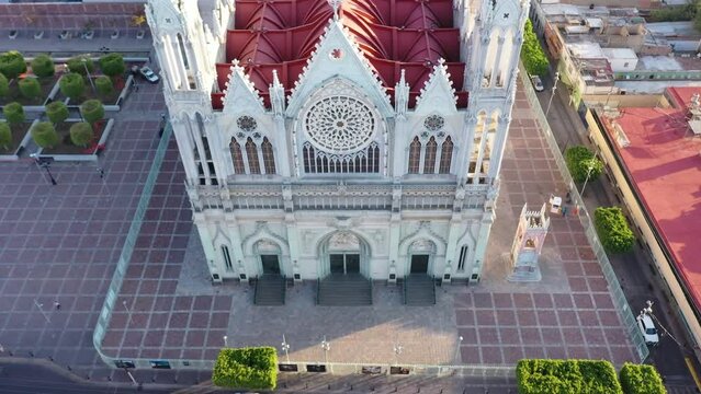 Templo Expiatorio de León Guanajuato de día 
