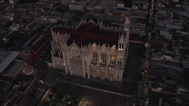 Templo Expiatorio de Le&oacute;n Guanajuato por la noche 