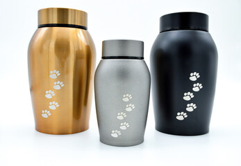 Pet urns for cremation or burial. Funeral urns.	