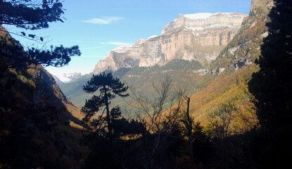 Ordesa en otoño.Pirineo aragones