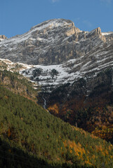 Ordesa en otoño.Pirineo aragones