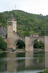 Fototapeta na wymiar valentré bridge and river lot in cahors (france) 