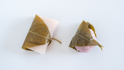 日本の関東風・関西風の桜もち｜2種類の桜餅