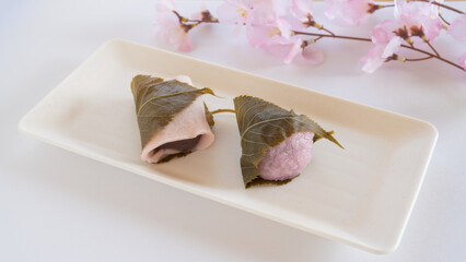日本の関東風・関西風の桜もち｜2種類の桜餅