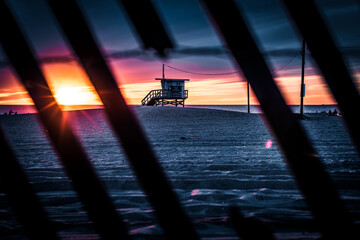 beach, california, santa monica, west coast, pacific ocean, venice, sunset, clouds, wallpaper, background, photography, image, ocean, sand, wind, fence, lifguard stand, structure, lifeguard, color, 