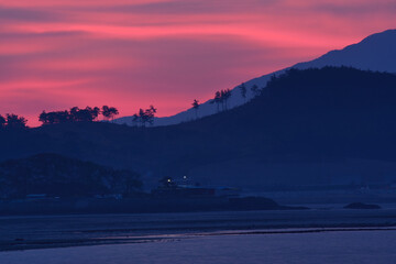 서해안 아침 노을 풍경