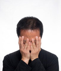 50代の男性失業者の苦しい顔の表情