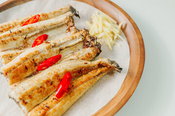 jangeogui, Cleaned eel are seasoned with salt, soy sauce, gochujang, and others to taste, and then grilled. Eel is rich in vitamins A, B, and C, which fight aging and keep the skin healthy and youthfu