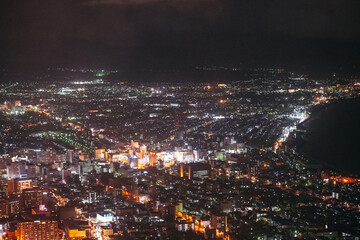 Fototapeta premium 雨の日本三大夜景、函館