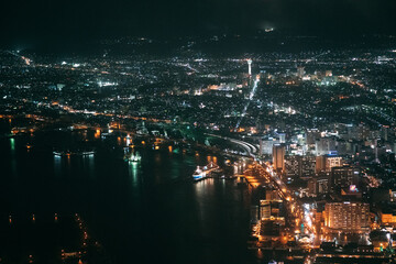 Fototapeta premium 雨の日本三大夜景、函館
