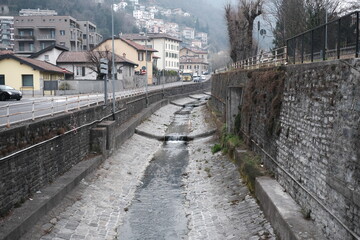 Fototapeta na wymiar Il torrente Cosia a Como, Lombardia, Italia.