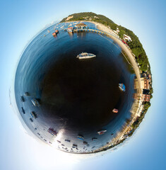 Pequeno Planeta da Gamboa do Morro de S&atilde;o Paulo, Ilha de Tinhar&eacute;, Cairu, Bahia, Brasil