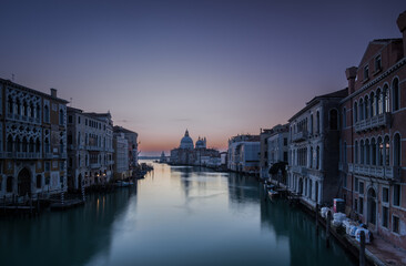 Fototapeta na wymiar View from Ponte dell'Accademia before Sunrise 
