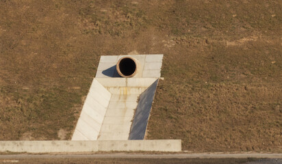 Construction of a rainwater drainage system from the roadway of cars