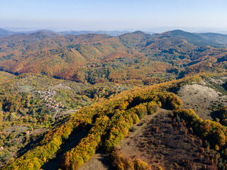 Fototapeta premium Autumn Landscape of Erul mountain near Kamenititsa peak, Bulgaria