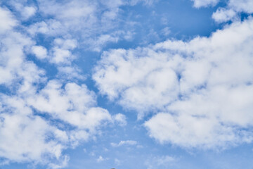 Obraz premium Beatiful blue sky with clouds on a sunny day