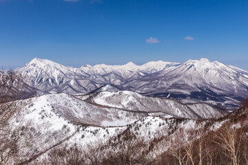 飯縄山から雪の妙高戸隠連山を臨む