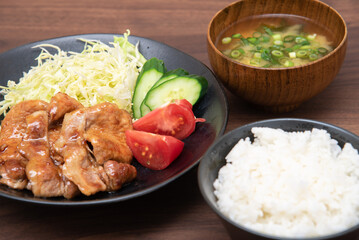 手作りの豚肉しょうが焼き定食