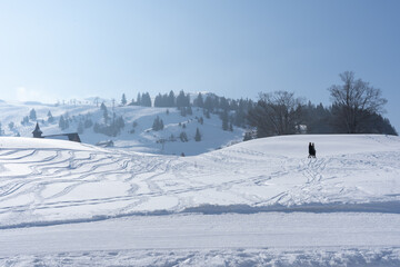 Welcome to high alpine snow capital, Winter in the Saas Valley, Activities for young and old, snow sports enthusiasts, adventurers, pleasure-seekers and all those who appreciate and love nature.