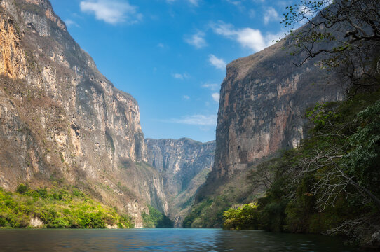 The Sump Canyon is the most spectacular part of the Sumidero Canyon where the waters of Grijalva River are deepest and the canyon walls reach up to 1,000 meters high-located in Chiapas -South Mexico.