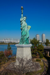 お台場の自由の女神像を巡るボードウォーク (東京都港区)